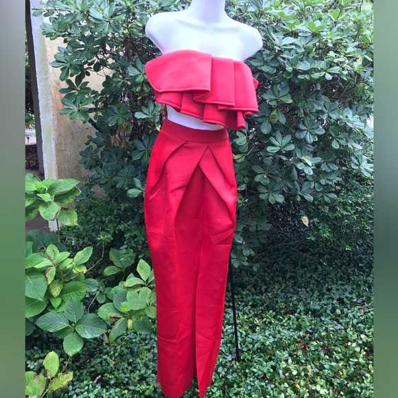 MARBLE Dresses & Skirts - MABLE Red Strapless Ruffle Top and Skirt Set NWT Size S